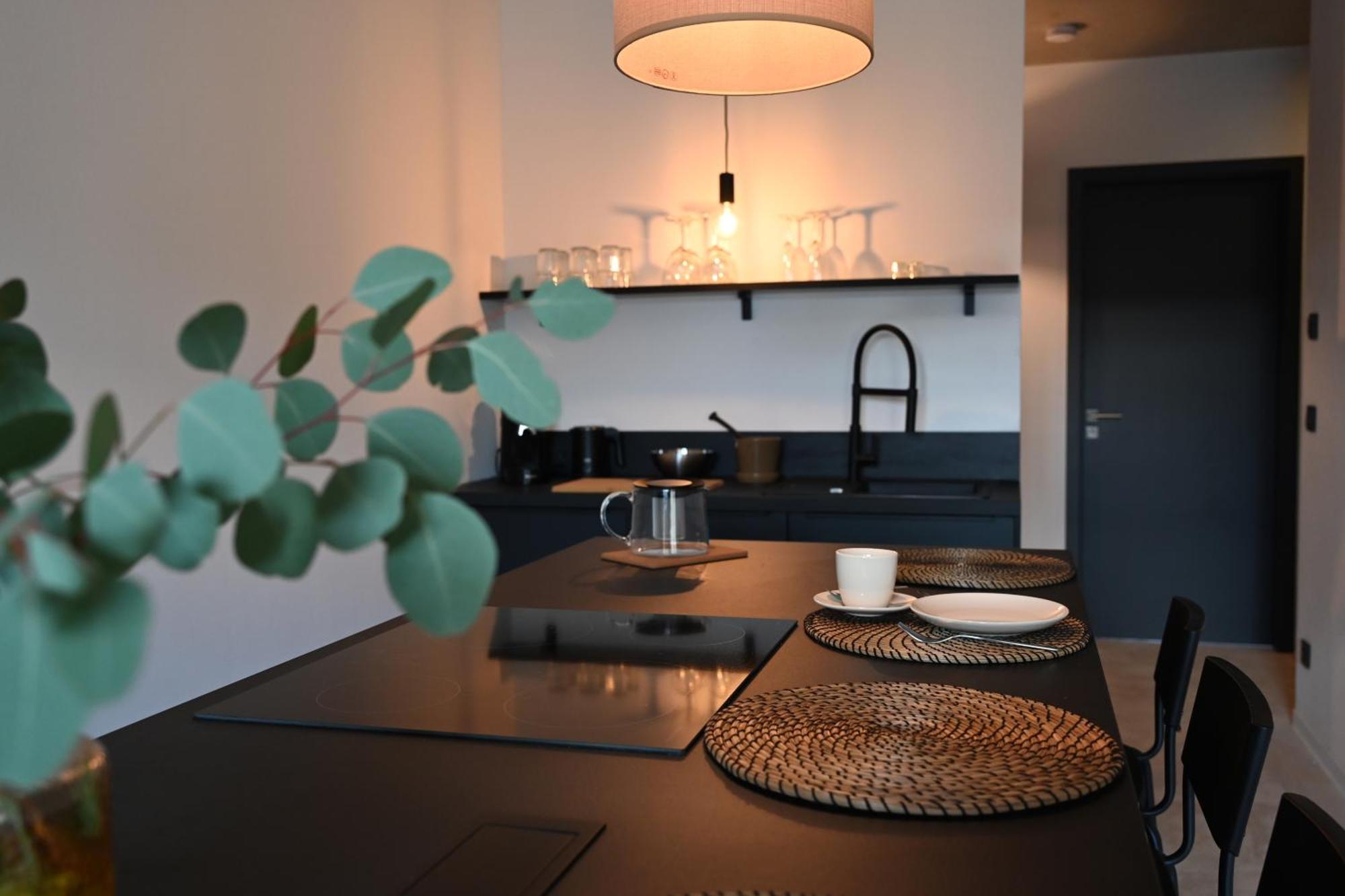 ארפורט Eiwelhome - Stilvoll, Urban-Ruhig Schlafen, Bahnhofsnah, Balkon מראה חיצוני תמונה